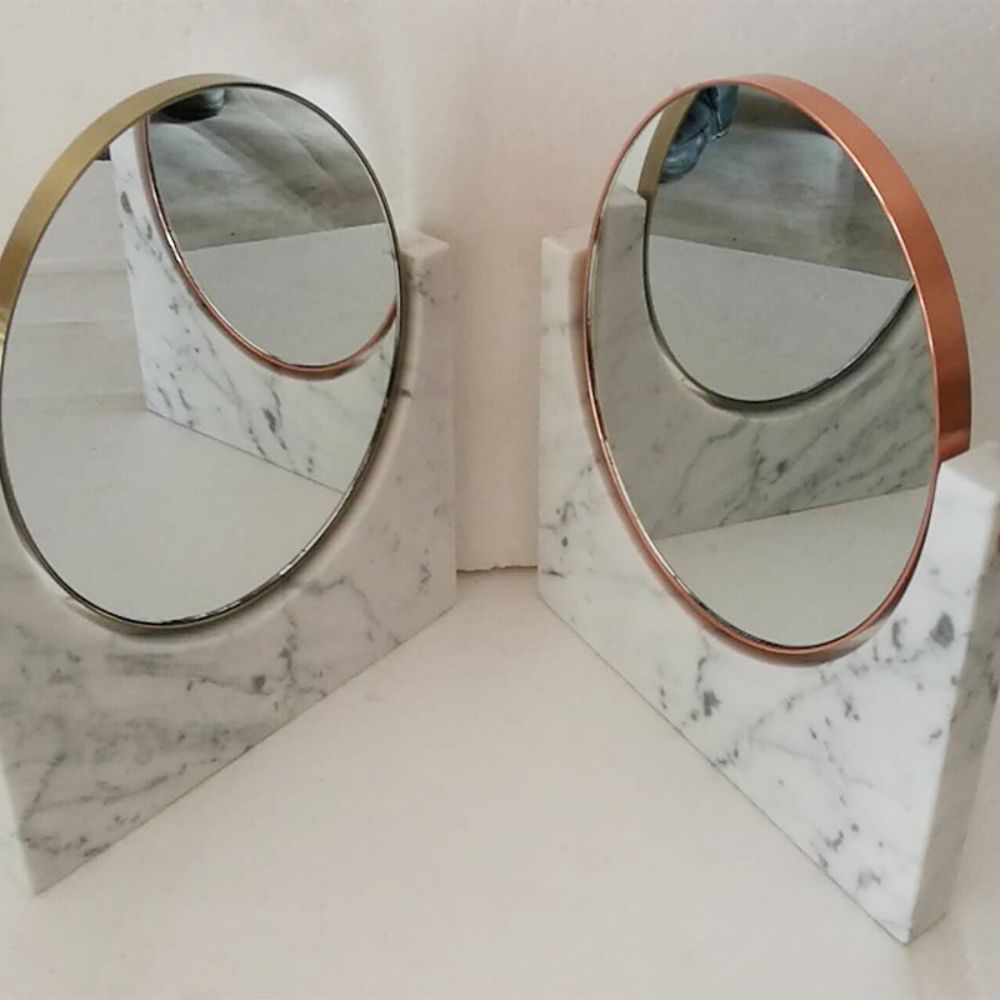 مرآة مستديرة من الرخام
