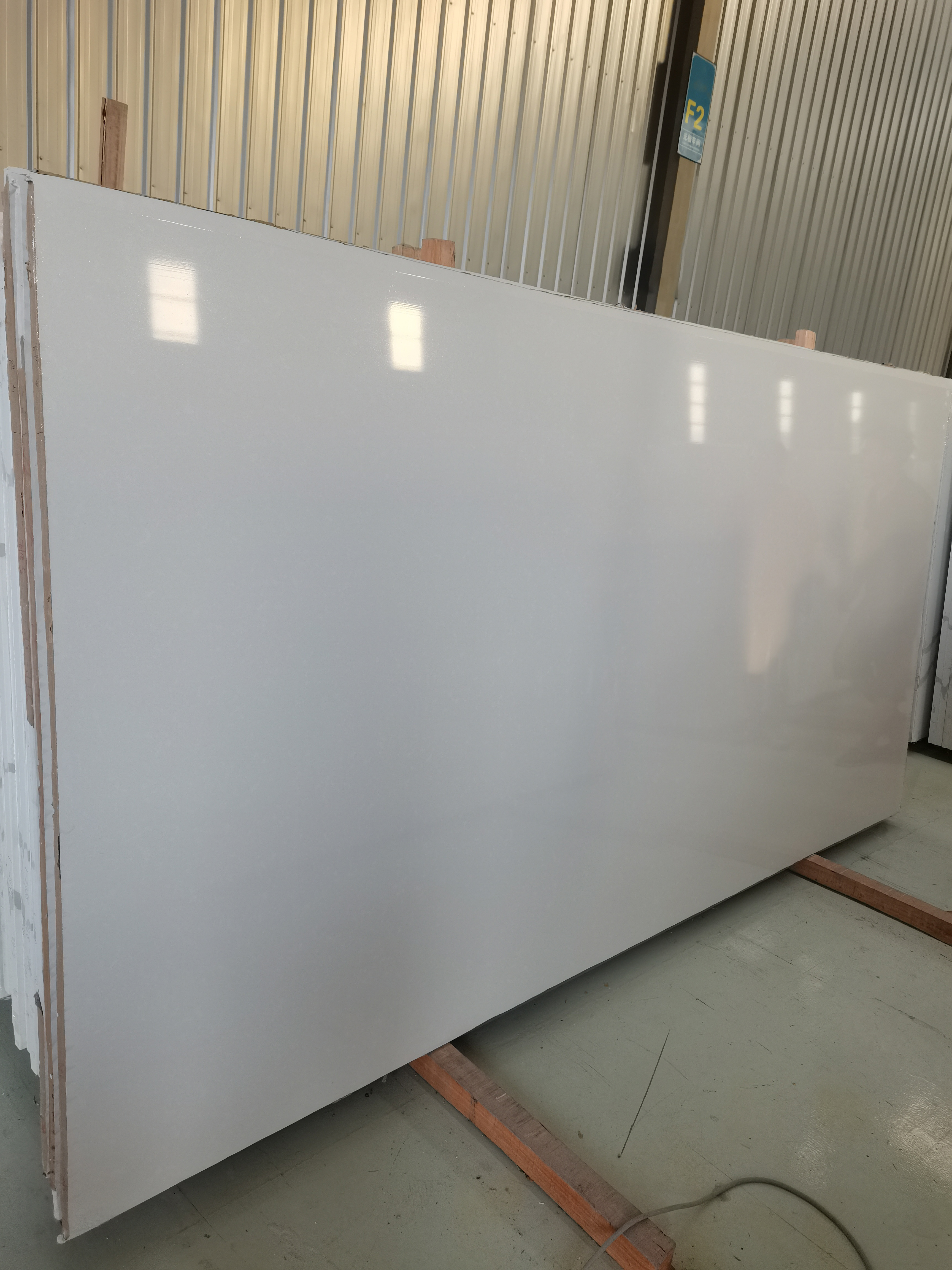 4040 Yukon Marble Quartz Slab