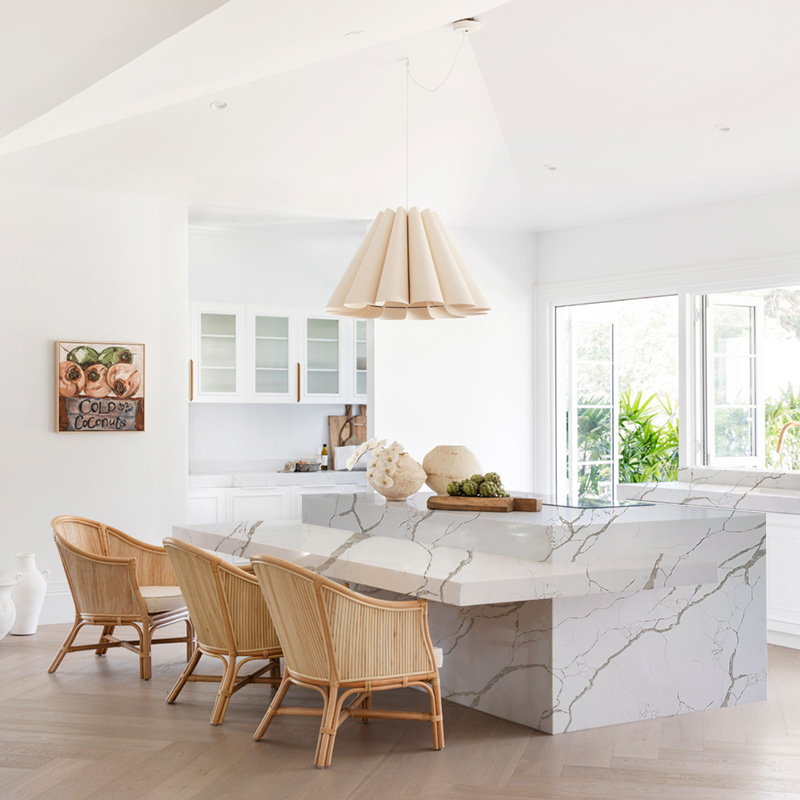 5068 Calacatta Venato White Quartz With Golden Stripes