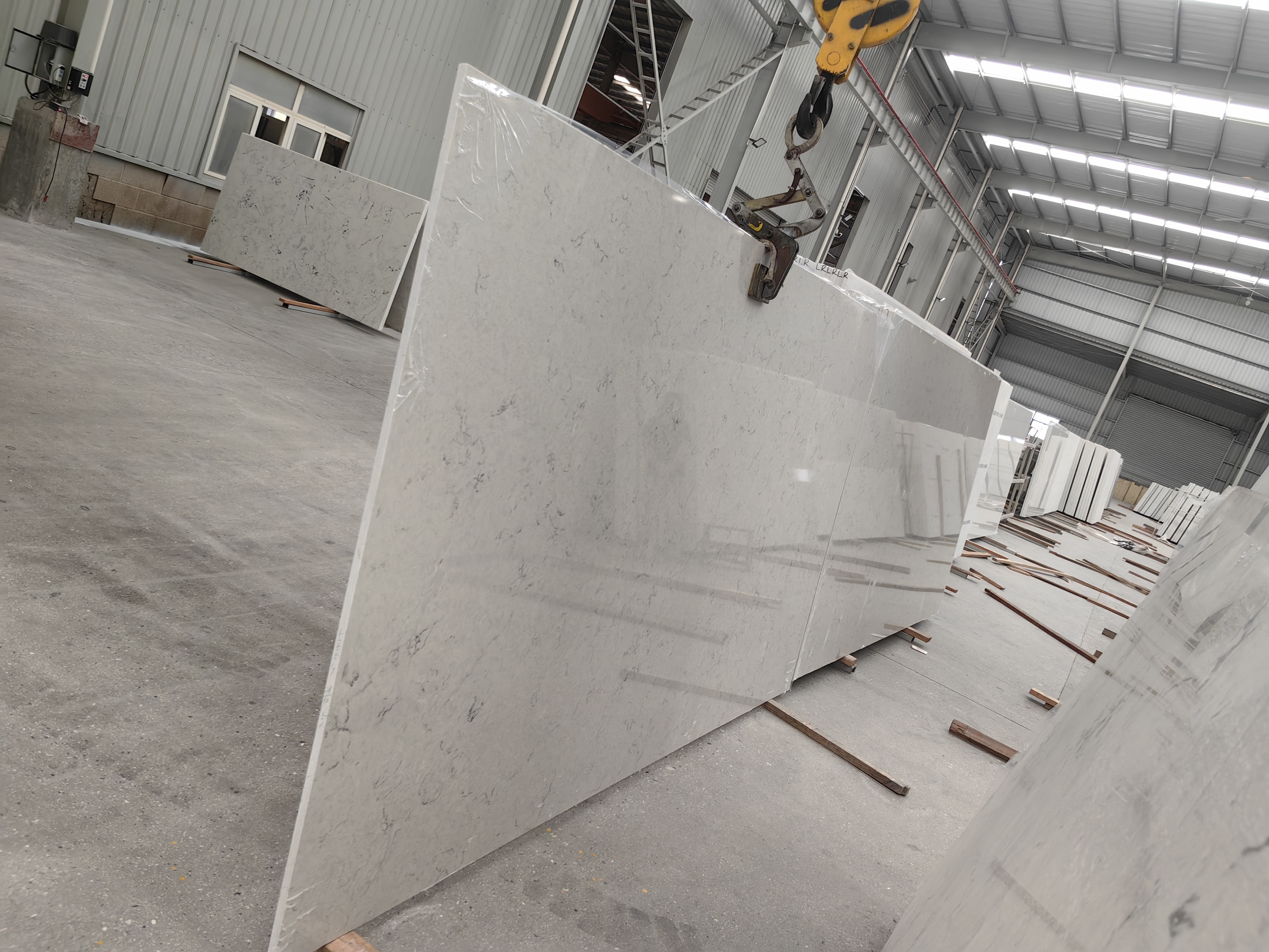 4050 French Drif Quartz Slabs