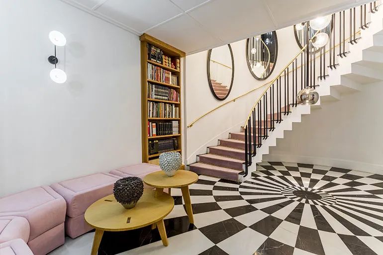 دليل لأنواع الرخام الأسود وأفكار تصميم ملهمة